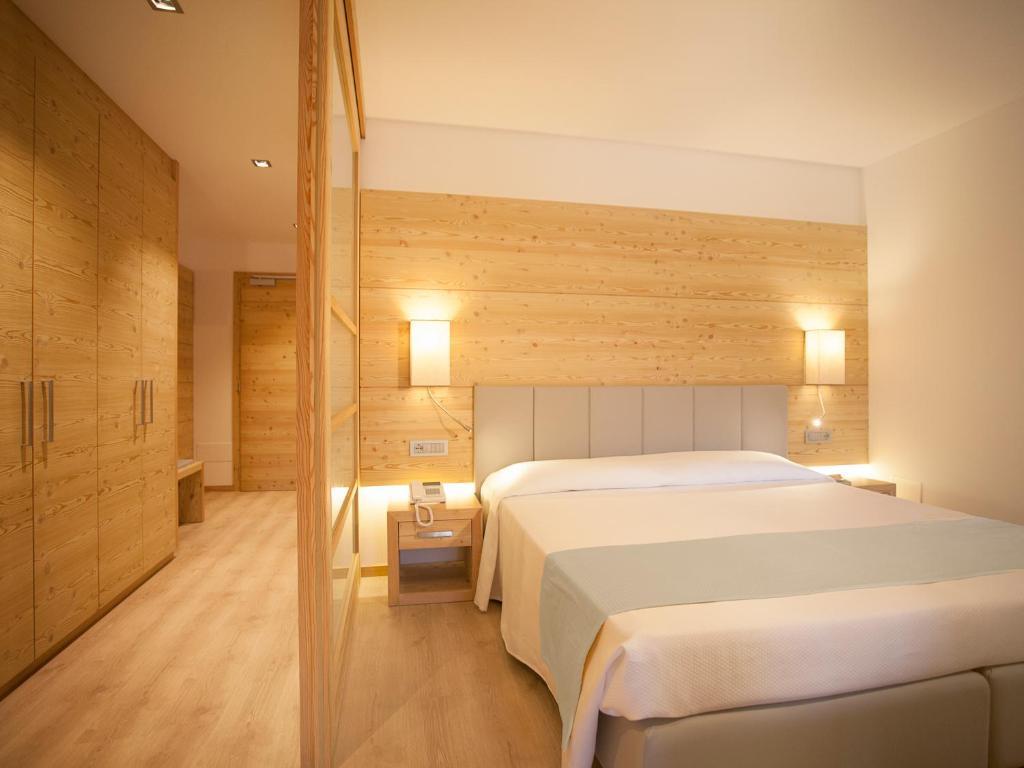 Hotel Europeo Alpine Charme & Wellness Пінцоло Номер фото